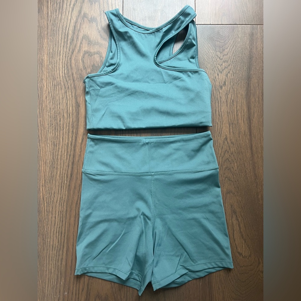 NEW H&M SPORTS BRA WORKOUT TANK TOP + SHORTS BLUE GREEN never worn size S